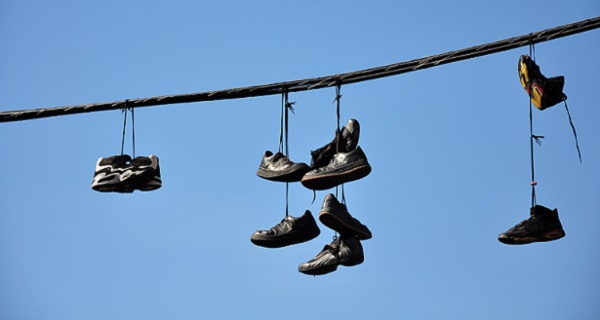 Zapatillas Colgadas En Cables De Luz Significado