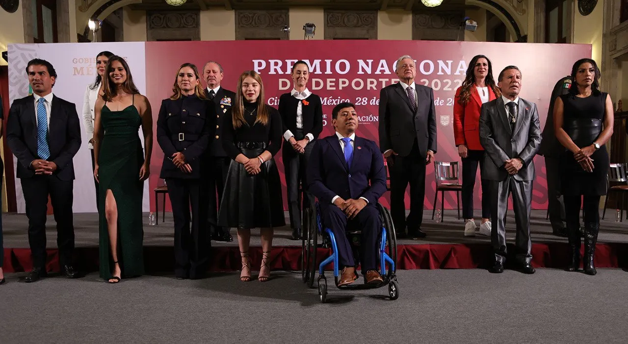 Julio César Chávez recibe el Premio Nacional del Deporte | Diario de  Palenque